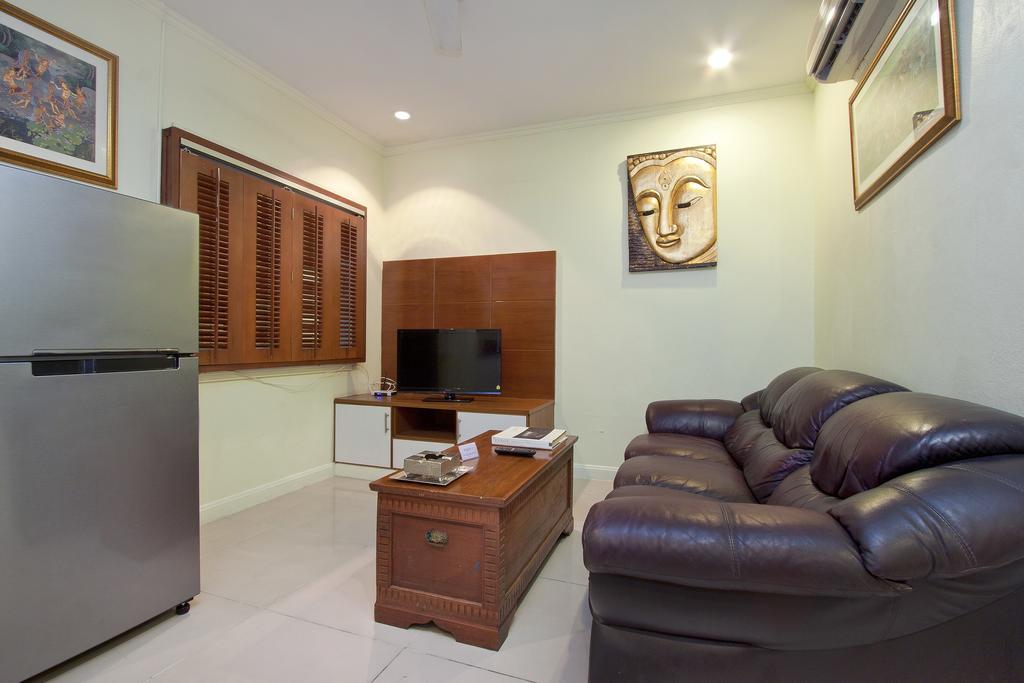 Argyle Apartments Pattaya Exterior photo